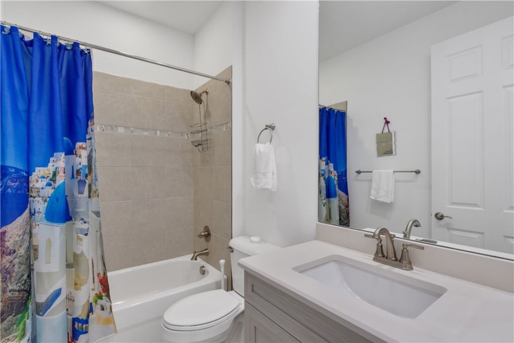 8330 Summer Lake Drive, Vero Beach, FL 32967 Photo