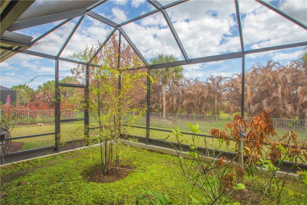 8330 Summer Lake Drive, Vero Beach, FL 32967 Photo