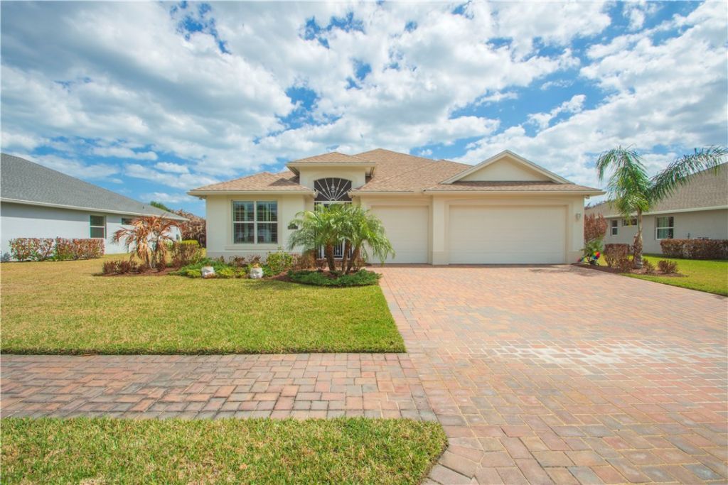 8330 Summer Lake Drive, Vero Beach, FL 32967 Photo