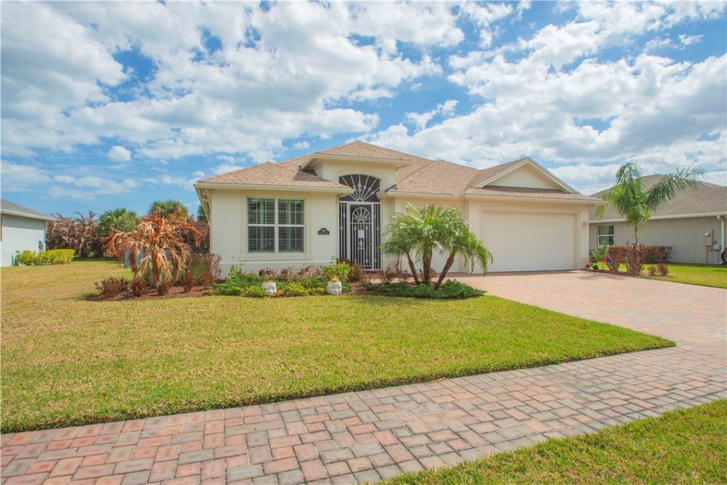 8330 Summer Lake Drive, Vero Beach, FL 32967 Photo