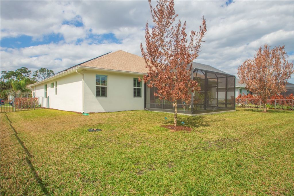 8330 Summer Lake Drive, Vero Beach, FL 32967 Photo