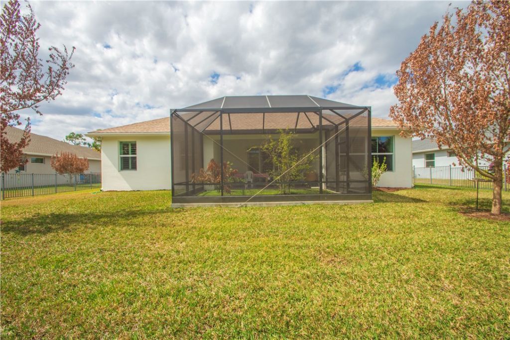 8330 Summer Lake Drive, Vero Beach, FL 32967 Photo