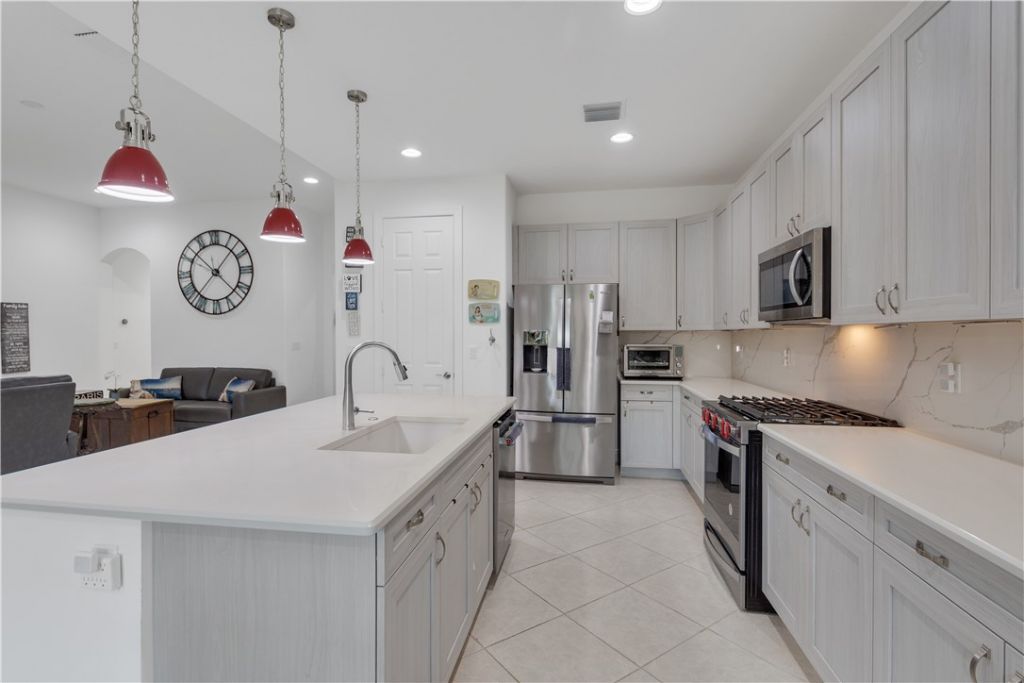 8330 Summer Lake Drive, Vero Beach, FL 32967 Photo