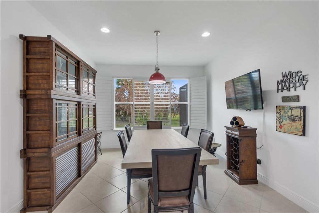 8330 Summer Lake Drive, Vero Beach, FL 32967 Photo
