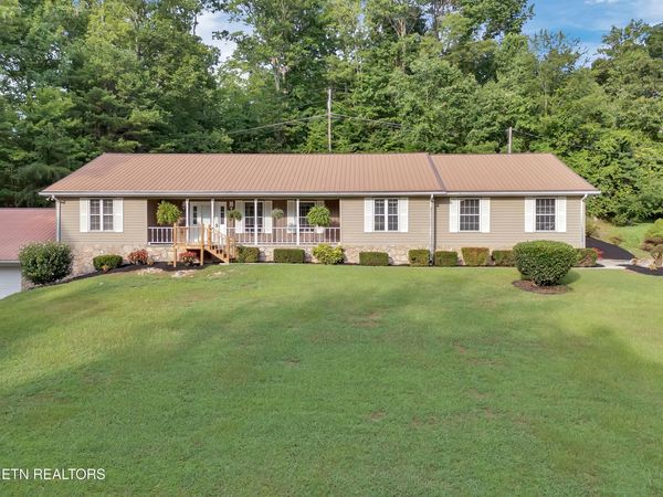 290 Whitaker Hollow Rd, Rocky Top, TN 37769