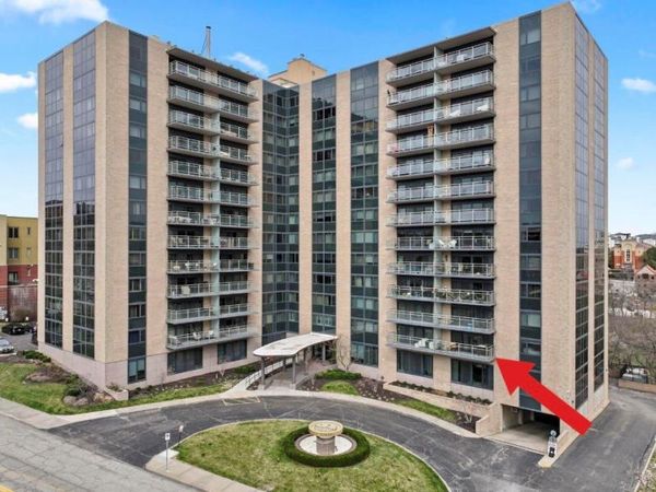 4545 Wornall Road, Unit 102, Kansas City, MO 64111