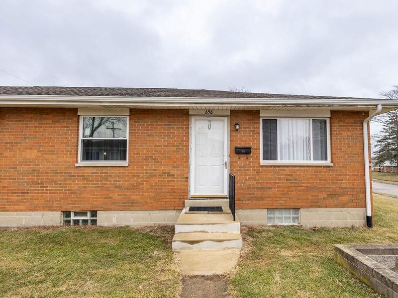 696-698 Kirkwood Drive, West Jefferson, OH 43162 Photo 3