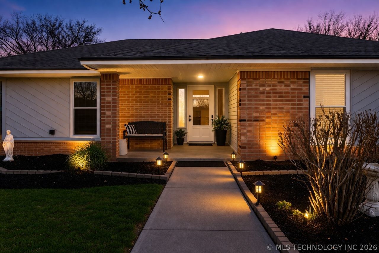 9901 N 107th East Avenue, Owasso, OK 74055 Main Photo