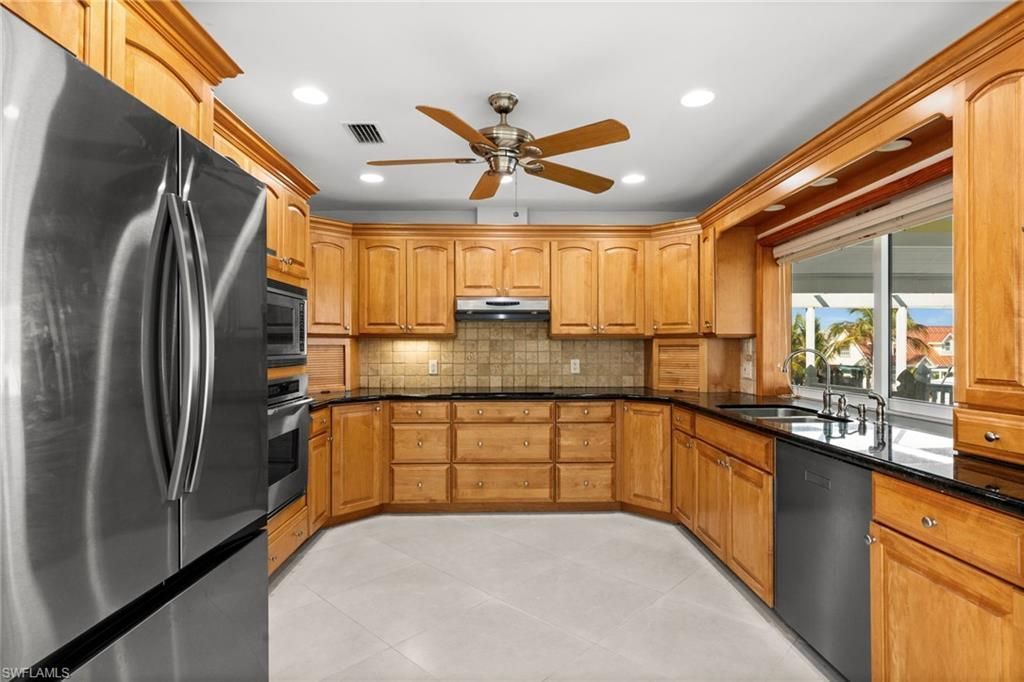 2193 Macadamia St , Saint James City, FL 33956 Photo