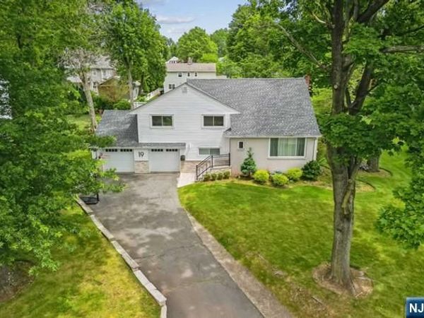 19 Center Street, CRESSKILL, NJ 07626
