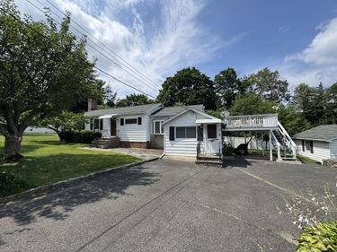 11 Knollcrest, New Fairfield, CT 06812