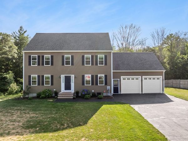15 Carlton St, Raynham, MA 02767