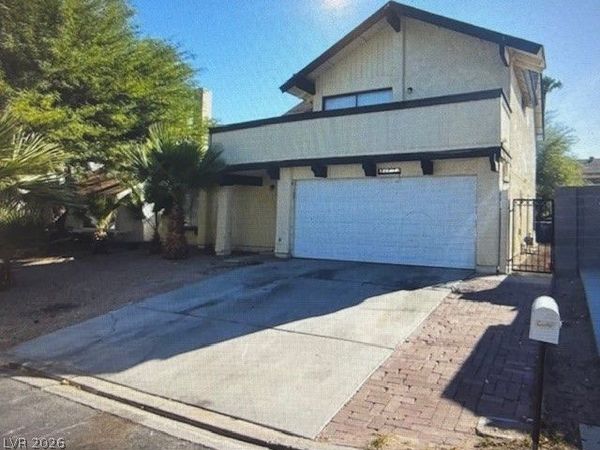 4760 Woodridge Road , Las Vegas, NV 89121