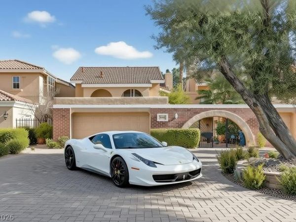 3020 Bel Air Drive, Las Vegas, NV 89109