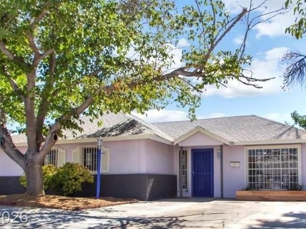 1056 E Oakey Boulevard, Las Vegas, NV 89104