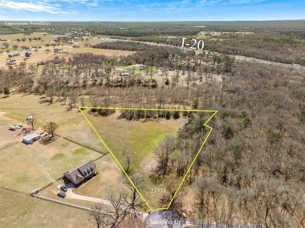 23771 Champion Drive, Lindale, TX 75771