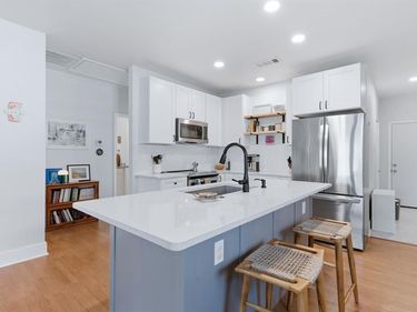 2410 Catherine Street, Dallas, TX 75211