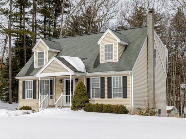 10 Rowe Drive, Fremont, NH 03044