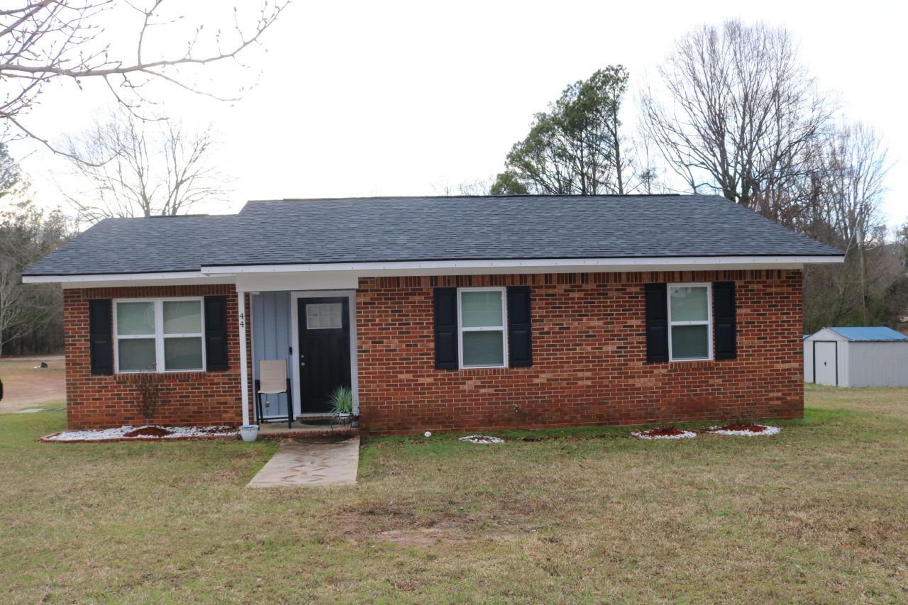 44 Kemp Road, Edgefield, SC 29824 Main Photo