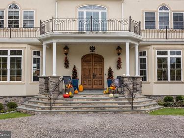 274 PINEVILLE ROAD, NEWTOWN, PA 18940