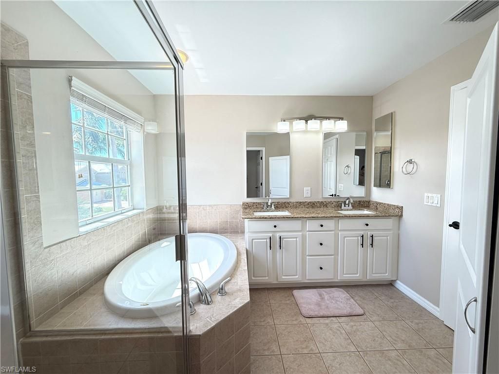 9723 Heatherstone Lake Ct, Unit 5, Estero, FL 33928 Photo