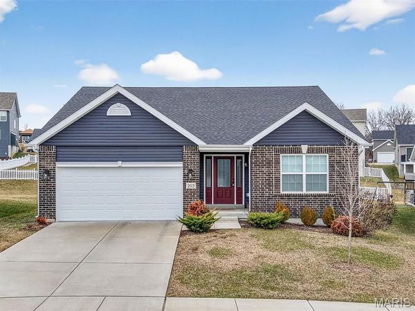 203 Homestretch Lane , Wentzville, MO 63385