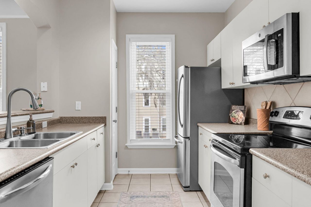 2224 Egret Crest Lane Photo 12