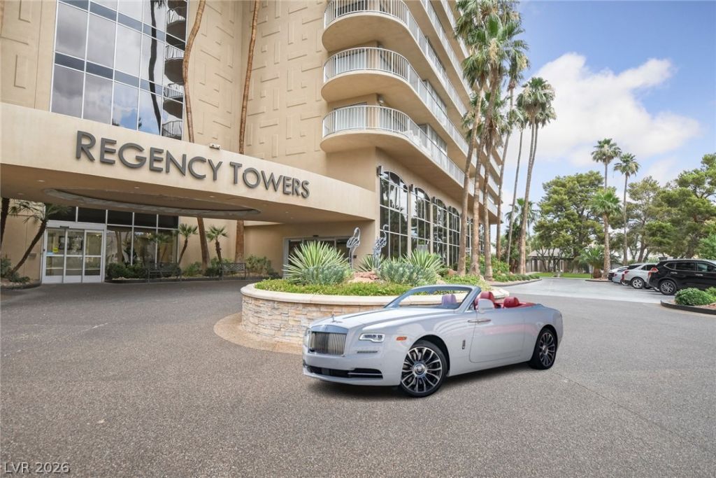 3111 Bel Air Drive, Unit 17E, Las Vegas, NV 89109 Main Photo