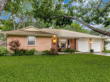 8306 Stonycreek Drive, Dallas, TX 75228
