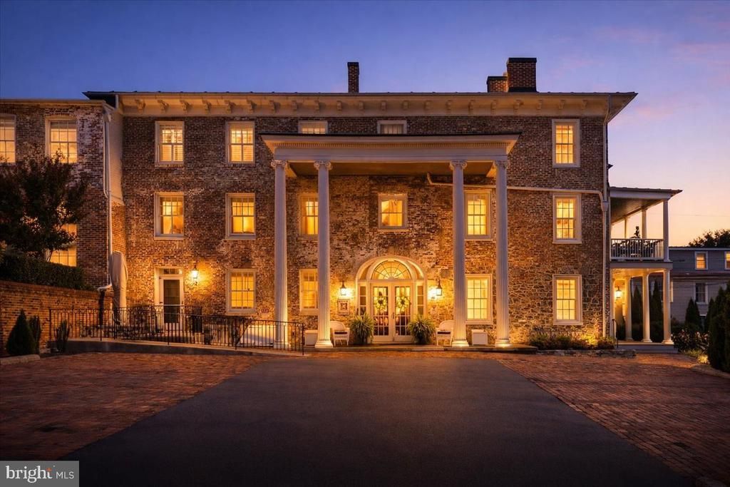 411 302 N Loudoun Street, Winchester, VA 22601 Main Photo