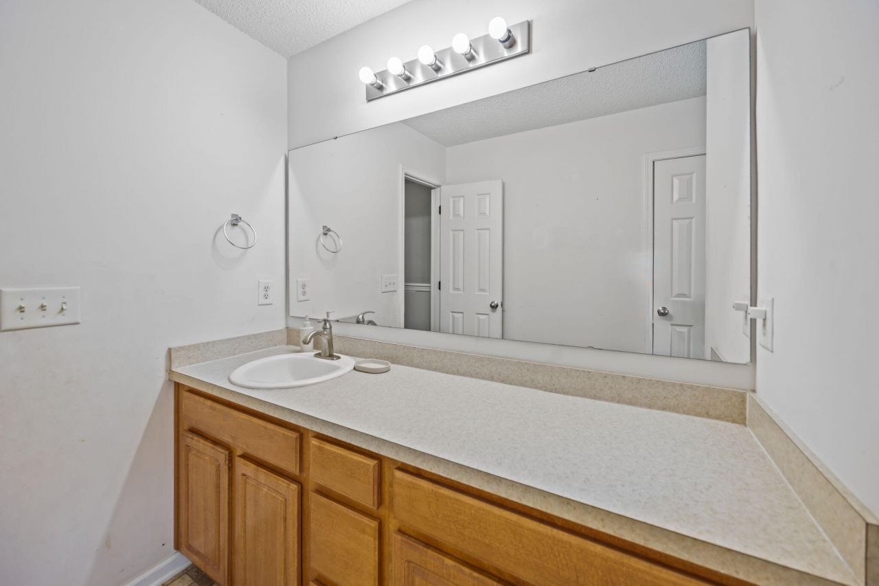 113 Bainsbury Lane Photo 11