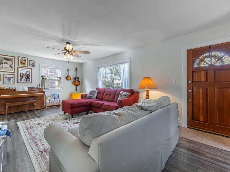 127 S Kensington Place, Springfield, OH 45504 Photo 2