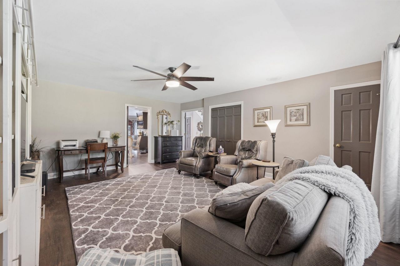 302 Mohican Dr. Photo 45
