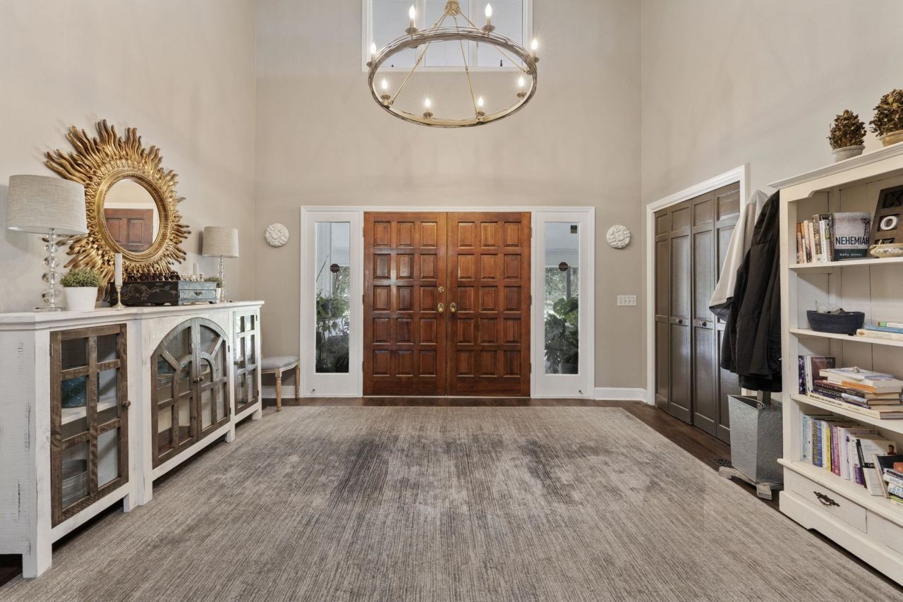 302 Mohican Dr.  Photo 5