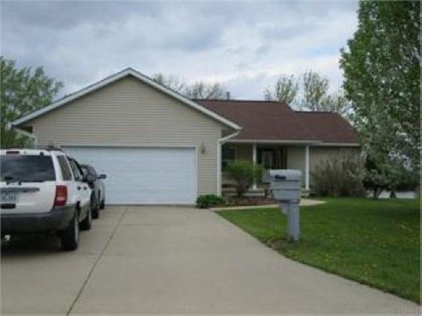 3905 Memory Lane, Waterloo, IA 50701