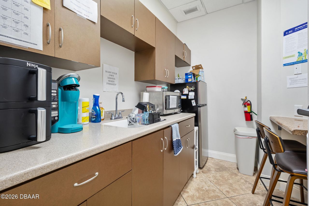 1667 N Clyde Morris Boulevard, Daytona Beach, FL 32117 Photo