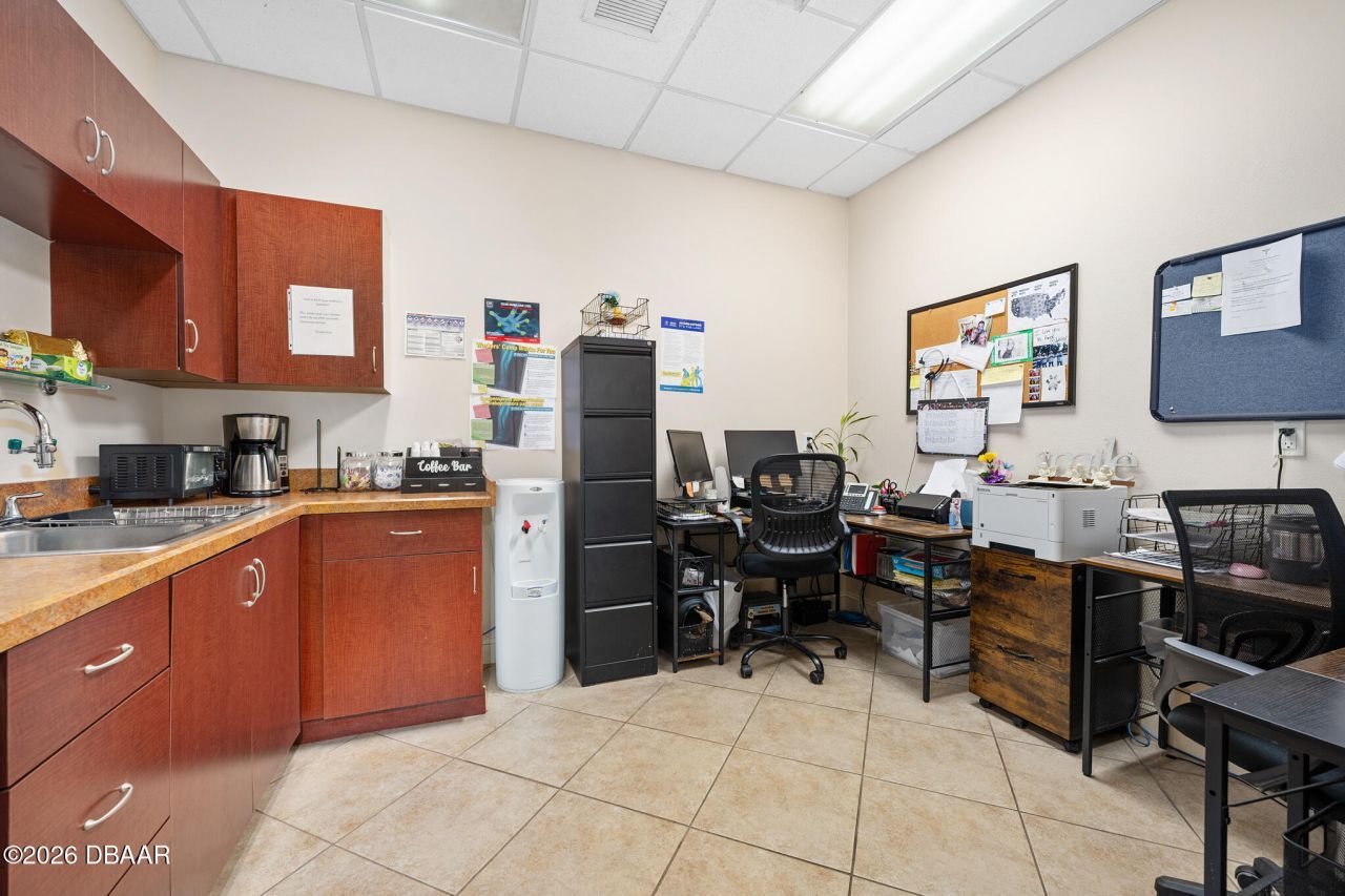 1667 N Clyde Morris Boulevard, Daytona Beach, FL 32117 Photo