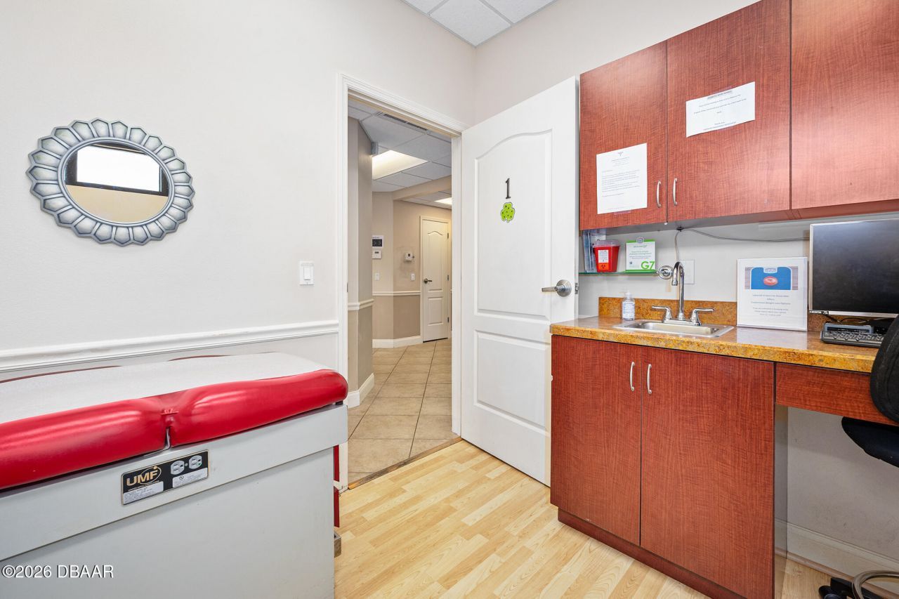 1667 N Clyde Morris Boulevard, Daytona Beach, FL 32117 Photo