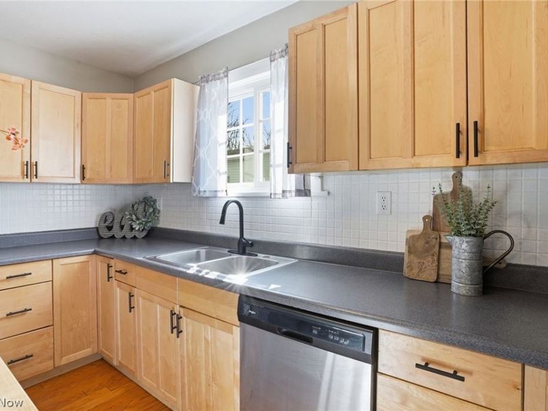 209 Pleasant Street, Bellevue, OH 44811 Photo 25