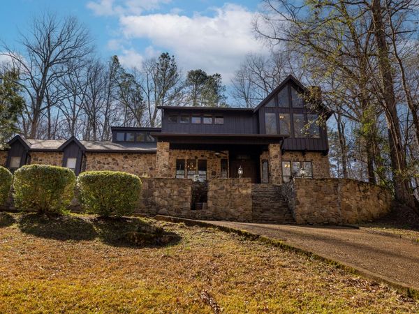 82 Fernwood Cv, Columbus, MS 39705