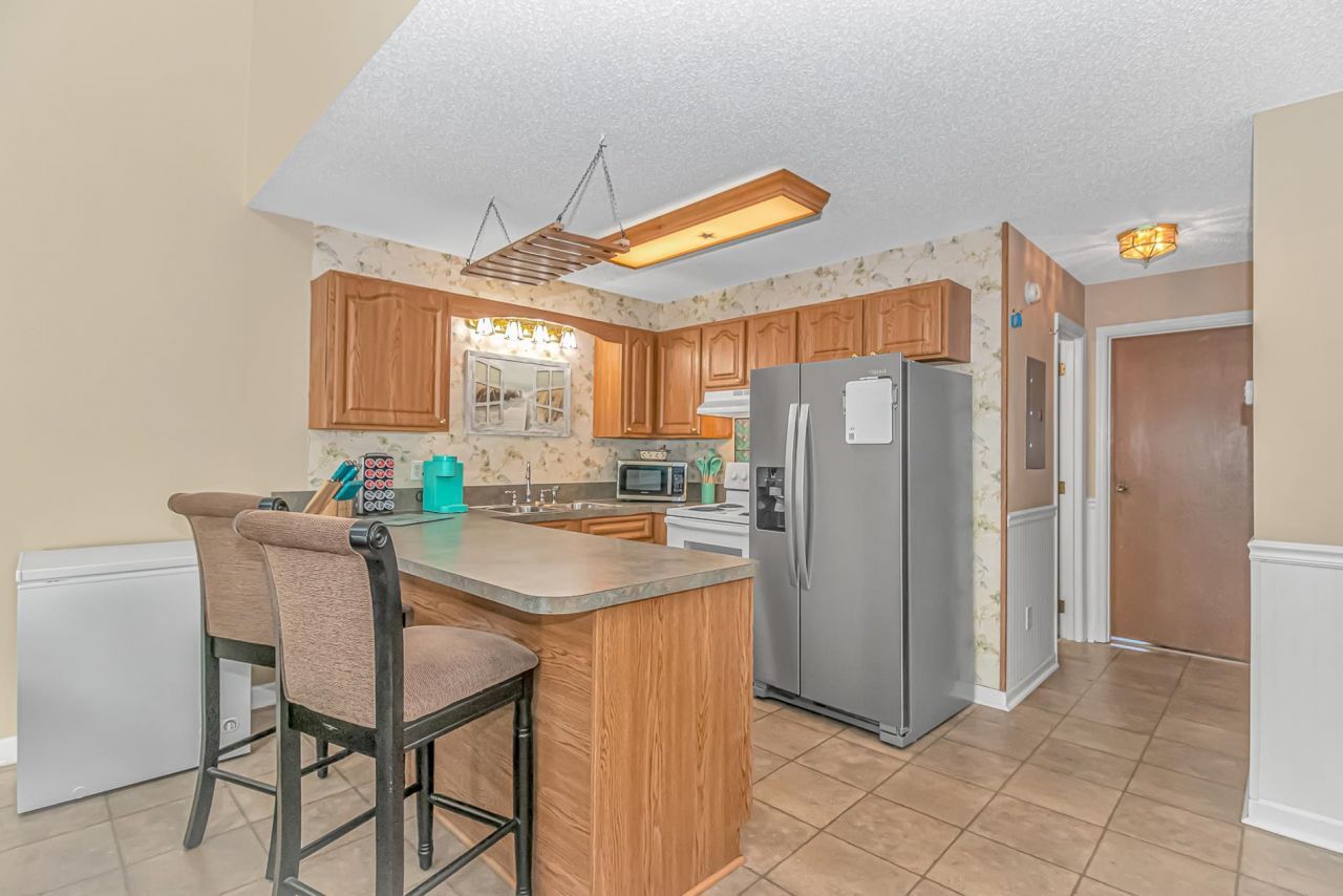 3700 Golf Colony Lane  Photo 4