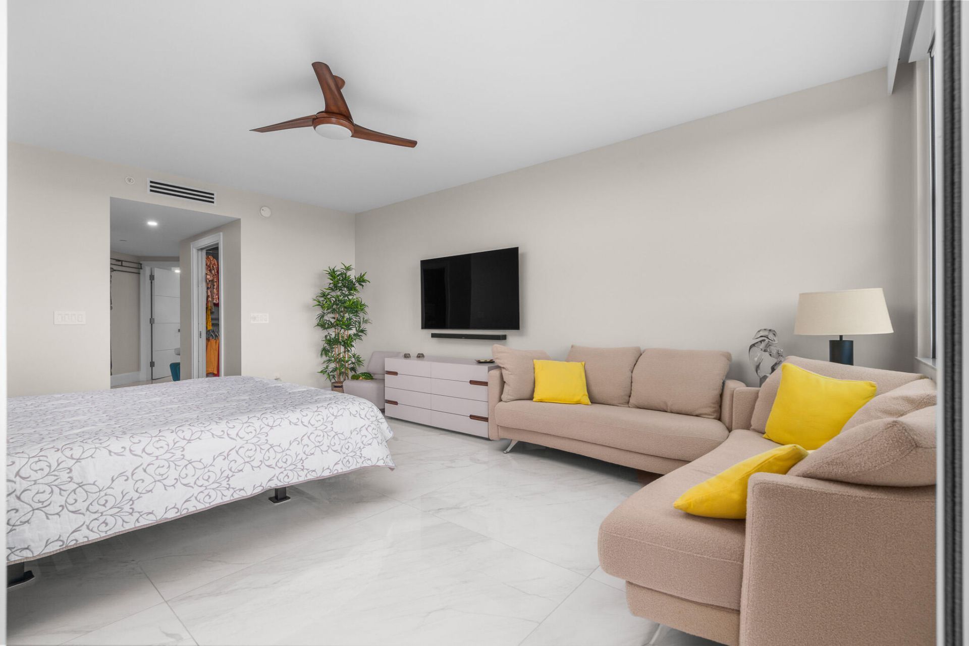 550 SE Mizner Boulevard, Unit B603, Boca Raton, FL 33432 Photo