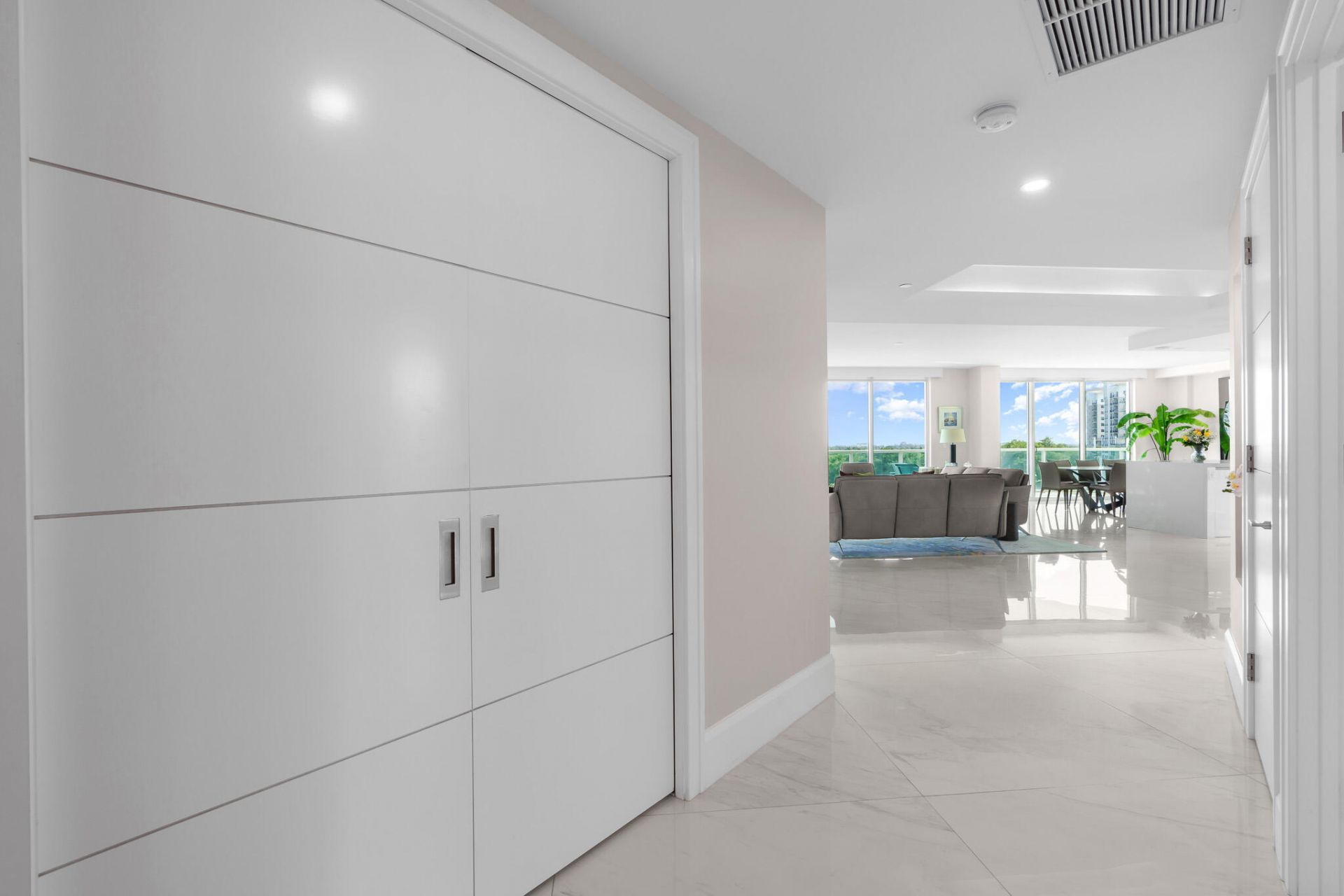 550 SE Mizner Boulevard, Unit B603, Boca Raton, FL 33432 Photo