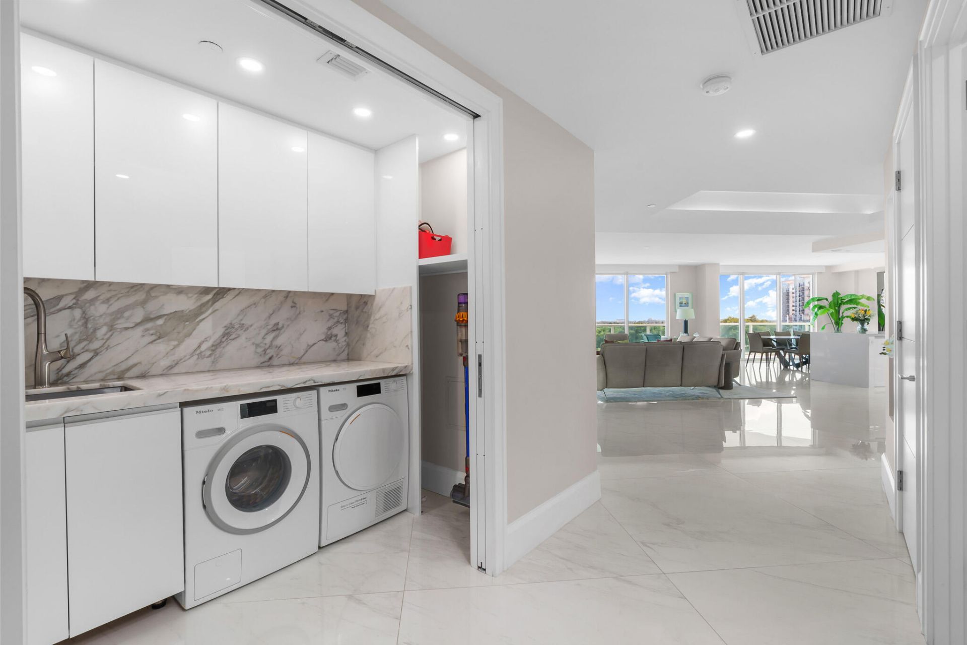 550 SE Mizner Boulevard, Unit B603, Boca Raton, FL 33432 Photo