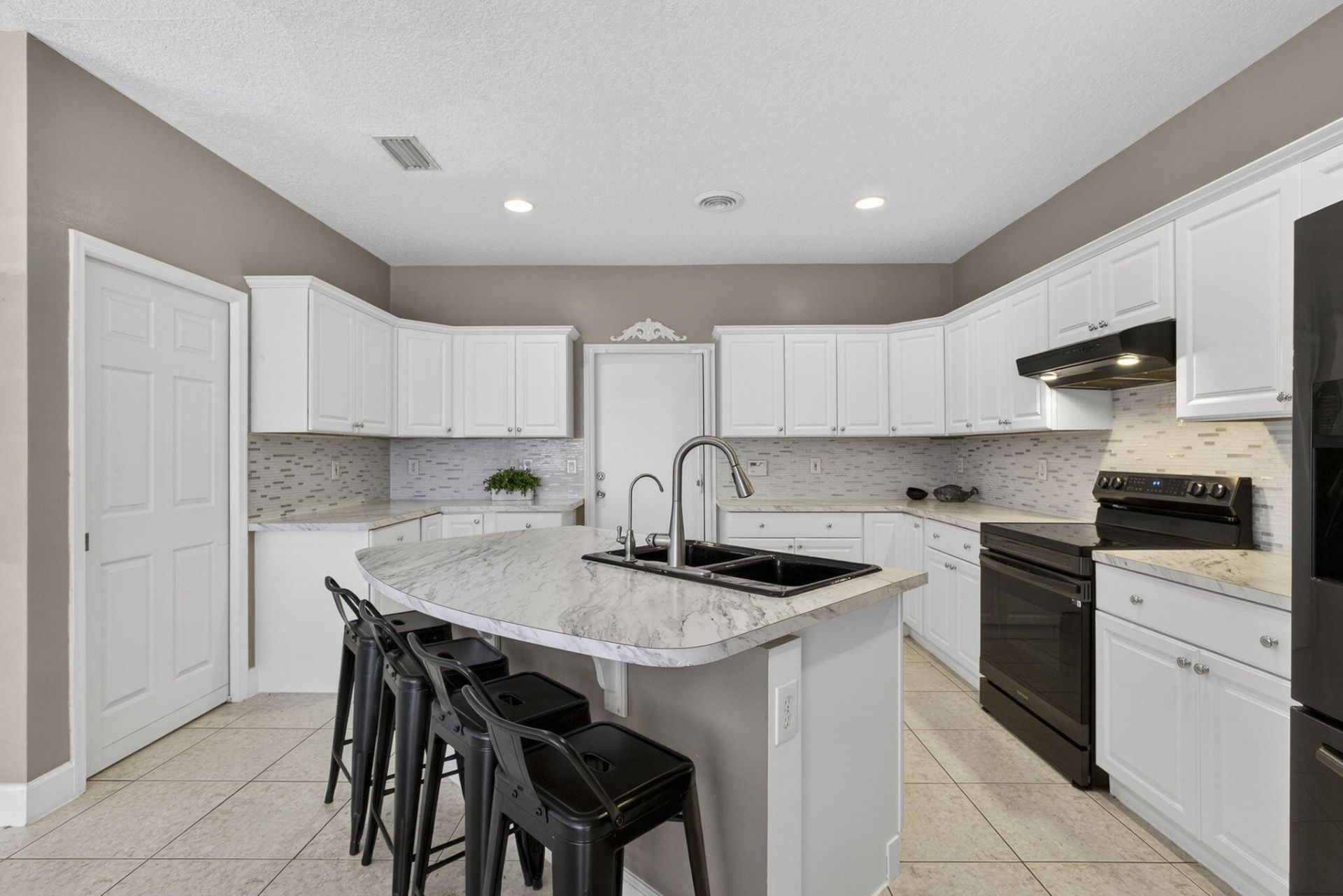 123 Fernwood Crescent, Royal Palm Beach, FL 33411 Photo