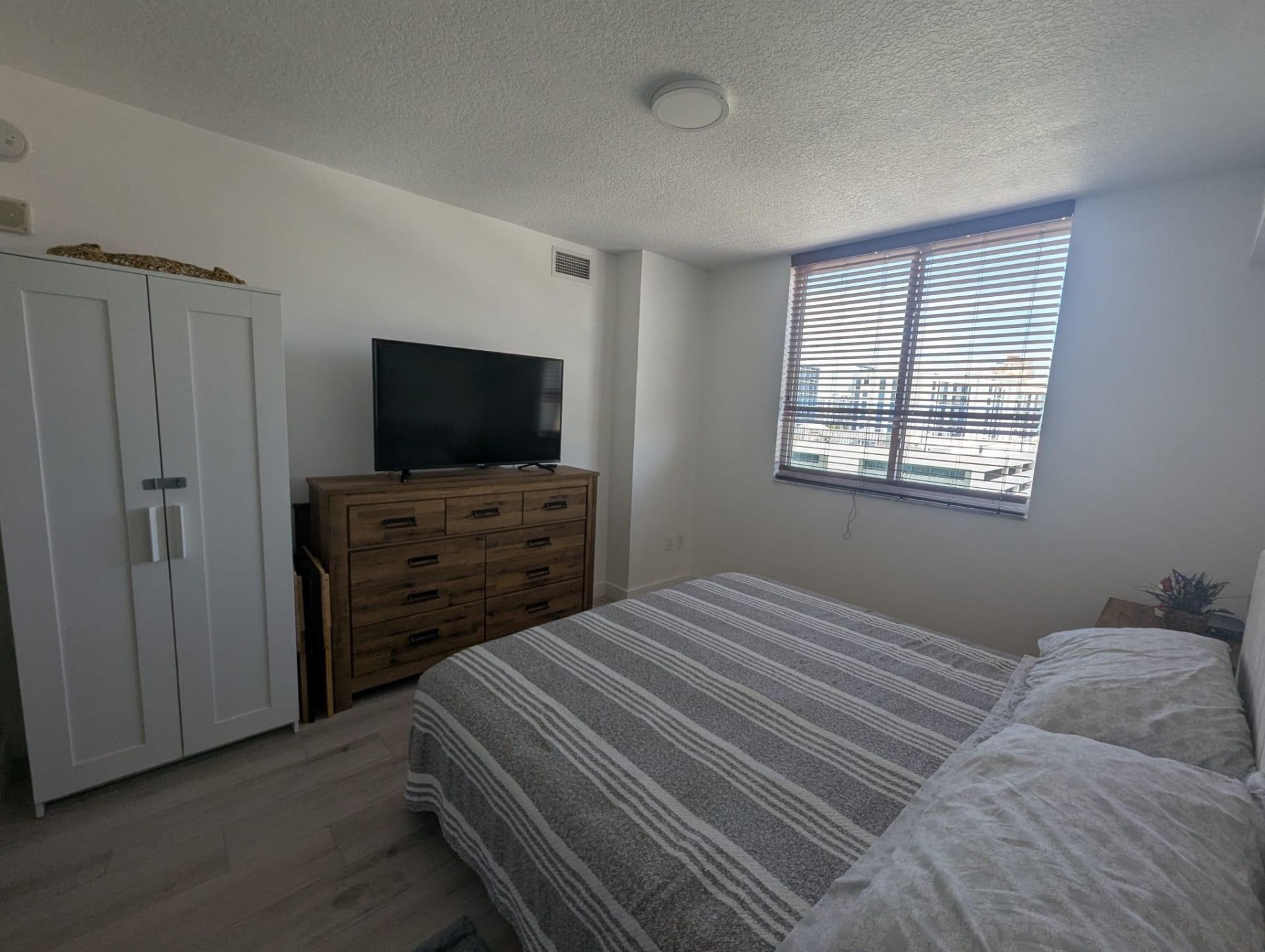 18800 NE 29th Avenue, Miami, FL 33180 Photo