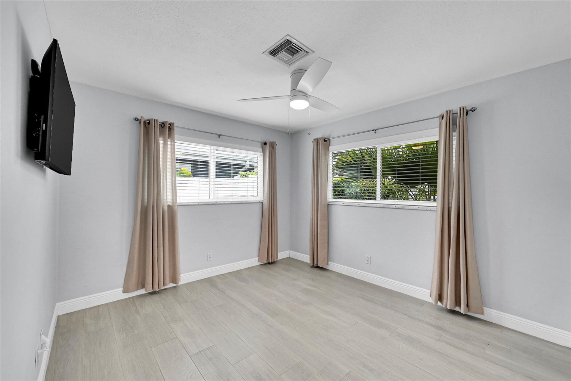 4620 NE 1st Ter, Fort Lauderdale, FL 33334 Photo