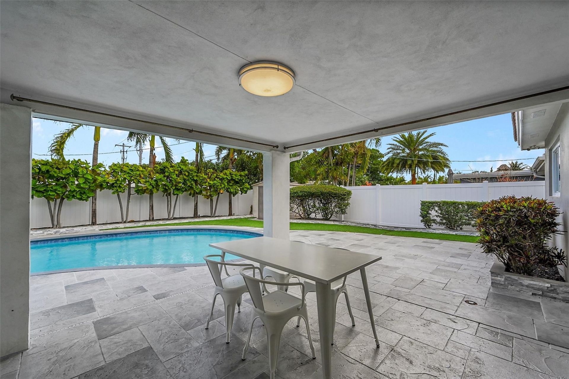 4620 NE 1st Ter, Fort Lauderdale, FL 33334 Photo