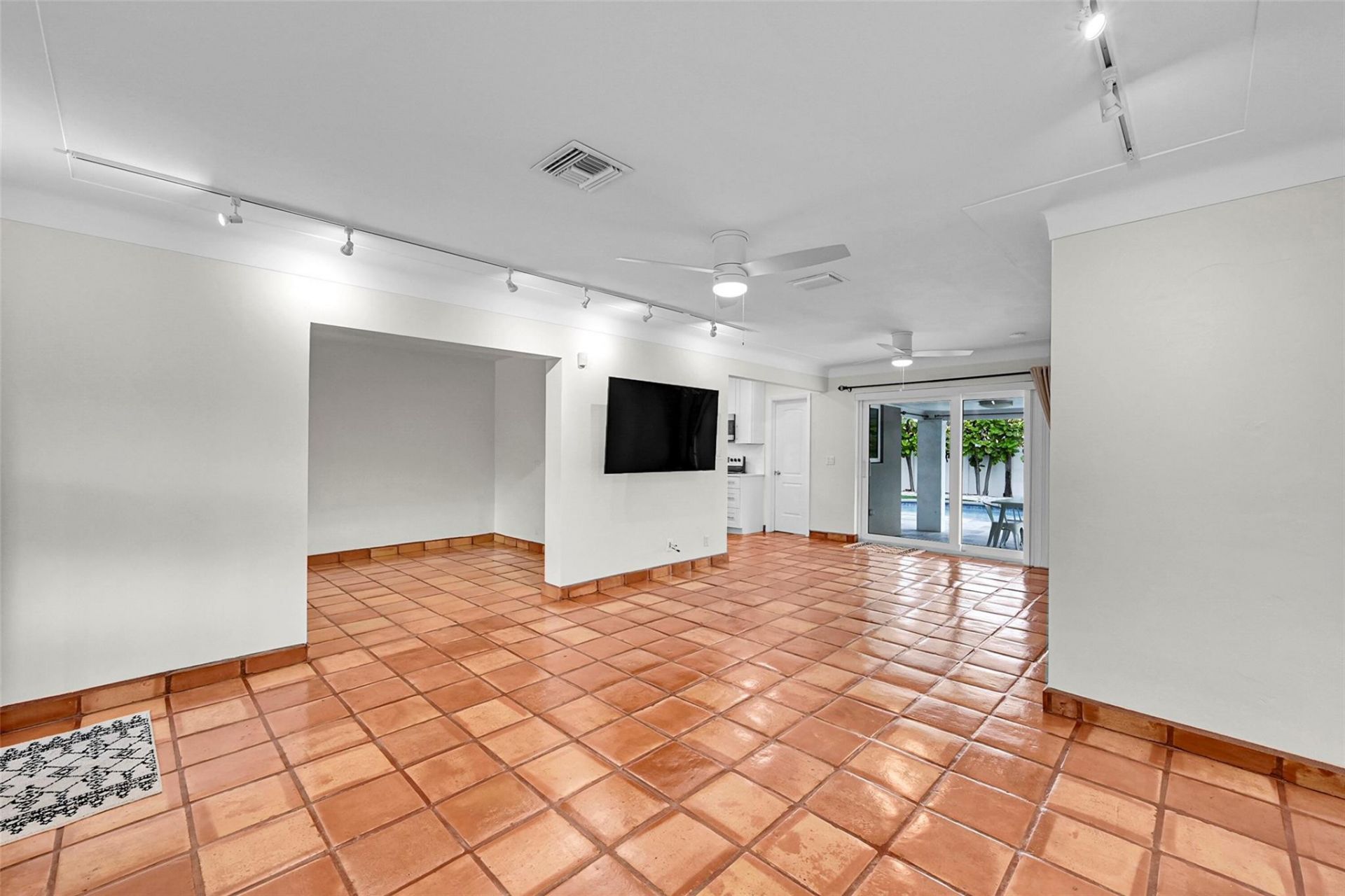 4620 NE 1st Ter, Fort Lauderdale, FL 33334 Photo