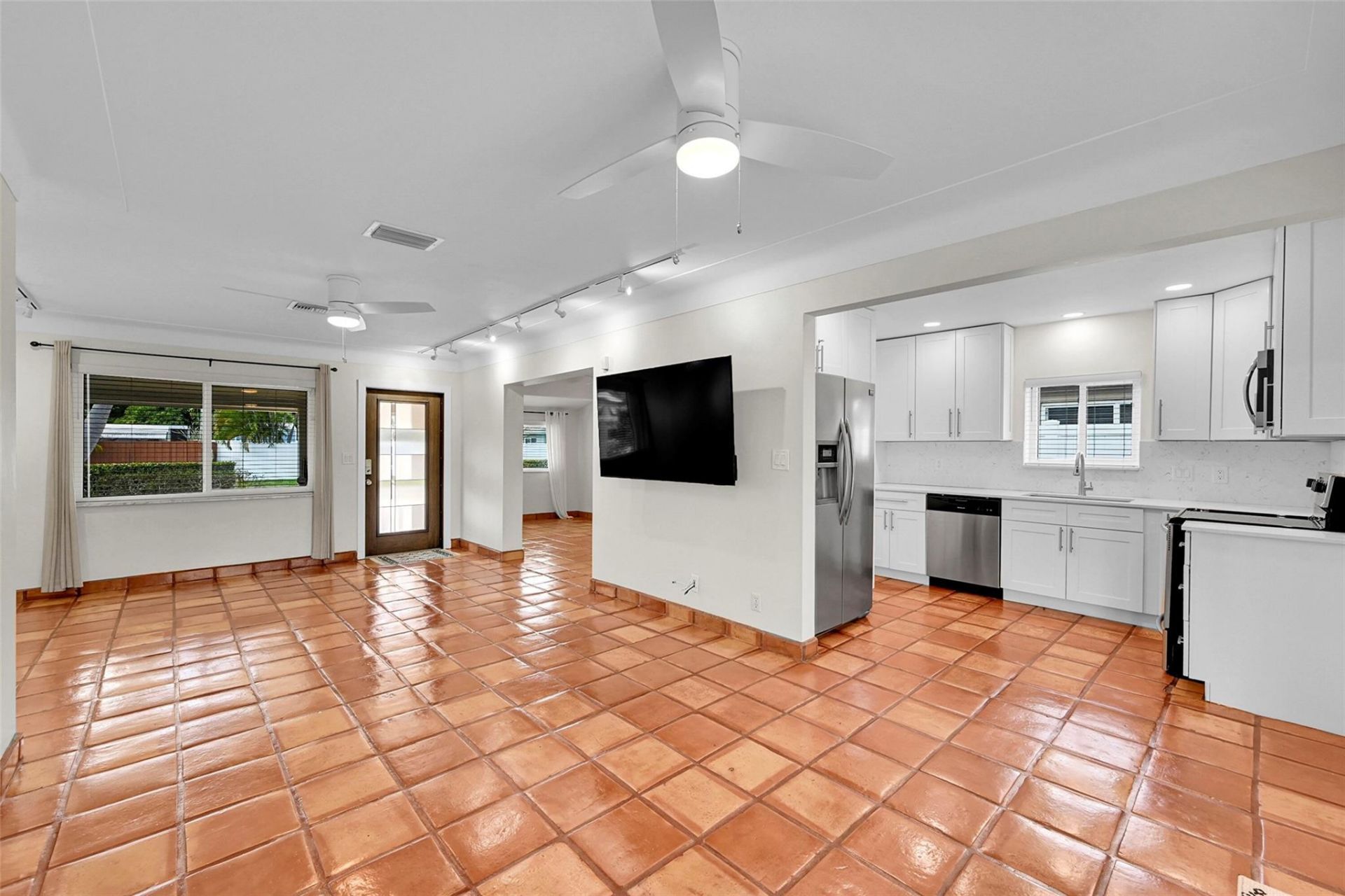 4620 NE 1st Ter, Fort Lauderdale, FL 33334 Photo